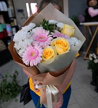 Букет цветов из:  Герберы, Розы и Хризантемы в Серафимовский
